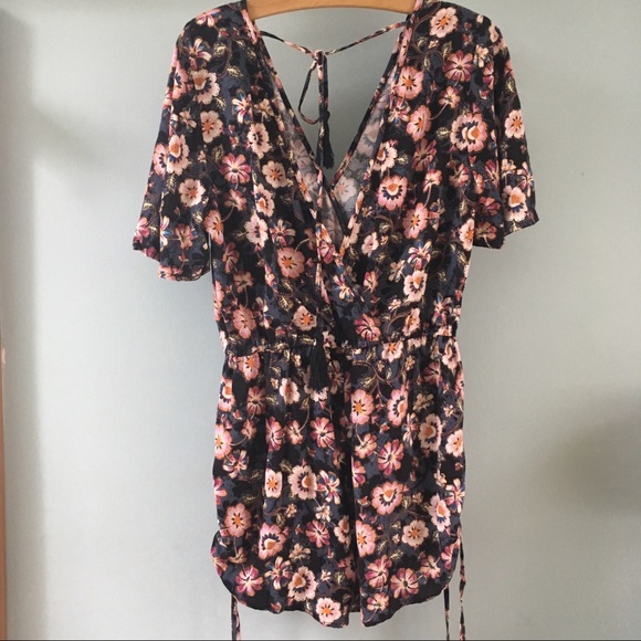 Band of Gypsies Other - FINAL SALE Band of Gypsies Floral Romper M